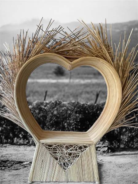location décoration structure en rotin en forme de cœur